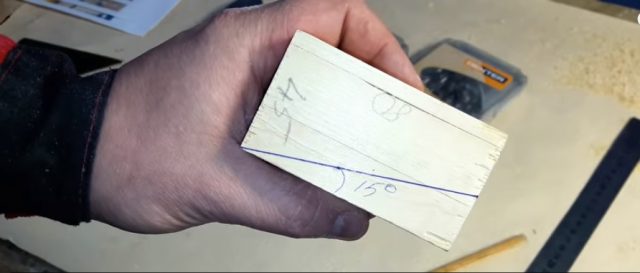 Як зробити пристосування для кріплення під косою шуруп